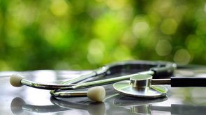 「人はなぜ生きるのか」を伝えられる医者を目指して。【奇跡体験談】