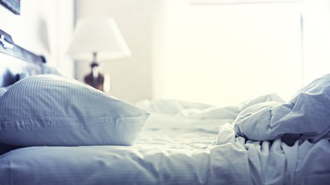 真理を学んだその夜、8年来の不眠症が治った!