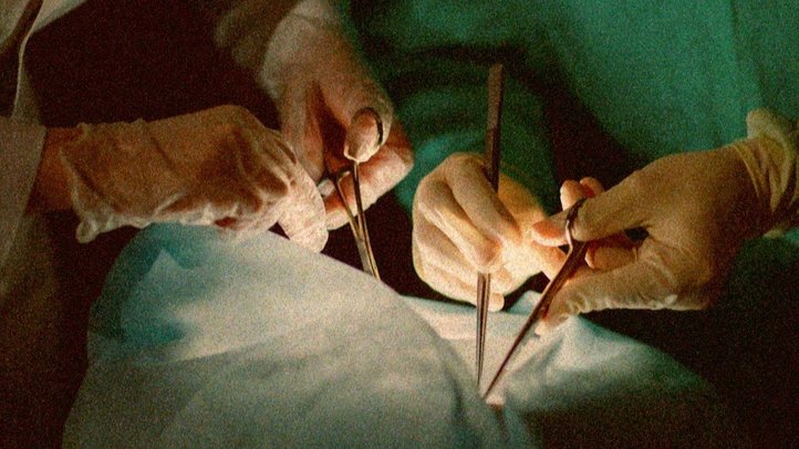 「脳死マシーン」で無実の人々の臓器を収奪する中国政府【ザ・ファクト】